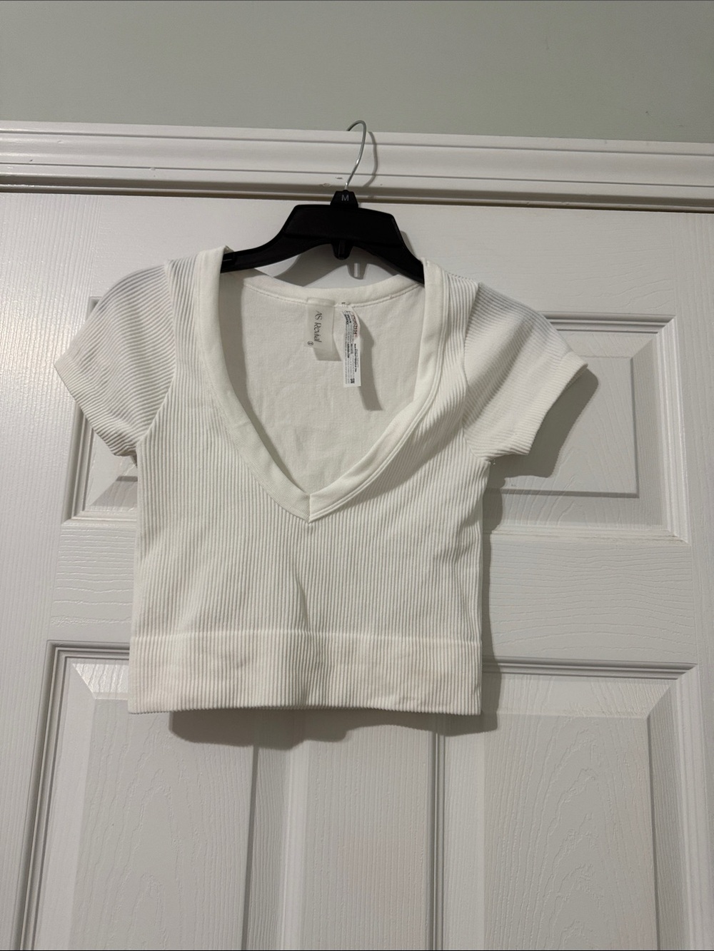 Ribbed V-Neck Short Sleeve Crop Top - White
